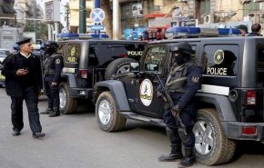 مصر.. القبض على شخصين انتحلا صفة مسؤولين في الدولة

