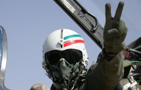 الخبراء الايرانيون ينجحون في تأهيل مقاتلة من طراز 