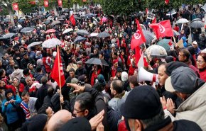 تونس..التعديل الوزاري وتشديد الأزمة بين الأحزاب السياسية