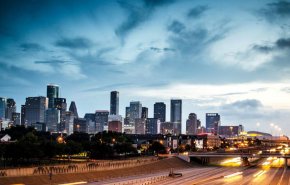 بالفيديو... جسم غامض فوق تكساس: كرة نارية في سماء الليل