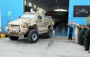 ايران تزيح الستار عن عربة عسكرية مضادة للألغام+فيديو