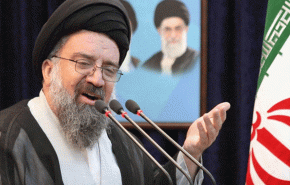 خطيب جمعة طهران: أميركا ارهابية وترعى الإرهاب