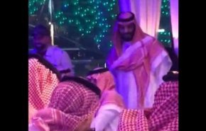 شاهد/جدل إثر حضور بن سلمان وبن زايد حفلا صاخبا بالإمارات