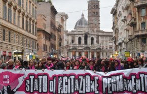 زنان ایتالیایی علیه خشونت راهپیمایی کردند

