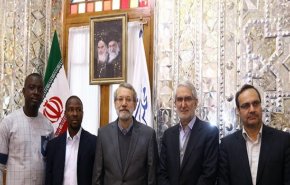 لاريجاني: العديد من الدول لا تلتزم بالحظر الاميركي ضد ايران