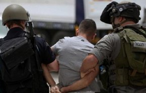الاحتلال يعتقل 16 فلسطينيا من الضفة الغربية

