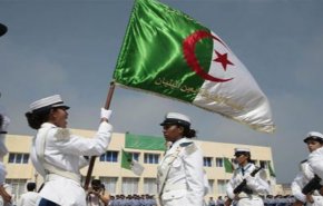 جدل في الجزائر حول التجنيد الإجباري للفتيات