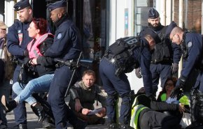 الحكومة الفرنسية تدرس فرض حالة الطوارىء لوقف الشغب