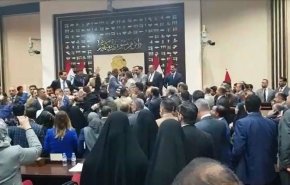 بالفيديو.. فوضى بمجلس النواب العراقي وتعثر تشكيل الحكومة