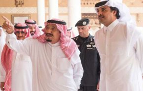 هل يلبي امير قطر دعوة الملك سلمان لحضور قمة الرياض؟