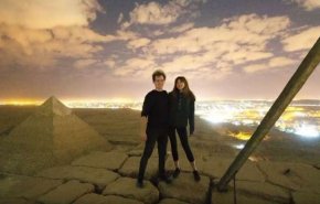 ضبط فیلم غیراخلاقی دو توریست دانمارکی در بالای اهرام مصر