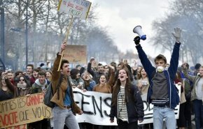 مطالبات الشارع الفرنسي وقرارات الحكومة! 
