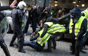 الشرطة البلجيكية توقف 50 من محتجي السترات الصفراء
