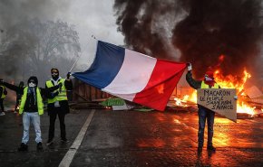 تعليق سوري على احتجاجات فرنسا: 