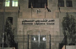 شاهد؛ الفصائل الفلسطينية ترفض حل المجلس التشريعي