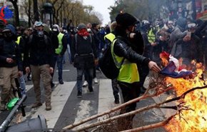 وعده "جلیقه‌زردها" برای ادامه اعتراضات در فرانسه
