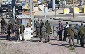 شاهد..استشهاد فلسطينين بعد طعنه شرطييْن إسرائيلييْن في القدس 


