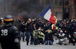 الحكومة الفرنسية تناشد السترات الصفراء بعدم التظاهر غدًا 