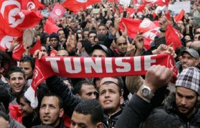 تونس.. السترات الحمراء تُعلن عن انطلاق موجة احتجاجات في البلاد