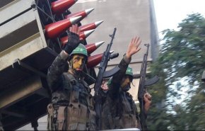 مقاومت فلسطین موشک‌های خود را به رخ صهیونیست‌ها کشید + عکس
