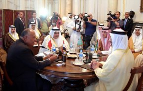الدوحة تكشف دعوة كويتية مرفوضة وسر غياب أمير قطر
