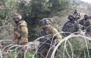 ضابط لبناني يشهر سلاحه بوجه قوة إسرائيلية ويجبرها على التراجع إلى خلف الحدود