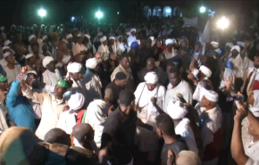 بالفيديو.. الجماهير تستقبل الزعيم السوداني المعارض الصادق المهدي