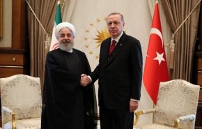 أمير سعودي يهاجم أردوغان لرفضه الحظر الأمريكي على إيران