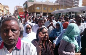إلى أين يتجه السودان بعد اندلاع الاحتجاجات وعودة زعيم المعارضة؟
