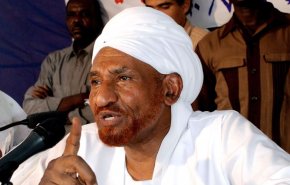 الصادق المهدي: السودان يشهد فترة انتقال جديد