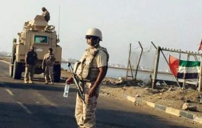 الجارديان: الإمارات تثير الفوضى بمناطق تحتلها في اليمن