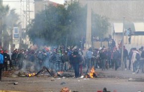 احتجاجات فی تونس عقب إقدام صحفي على حرق نفسه