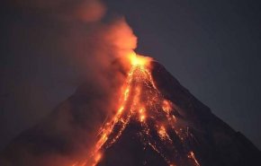 إيطاليا تغلق مطار كاتانيا بسبب ثوران بركان جبل إتنا