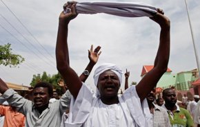 شاهد.. الاطباء ينظمون اضرابا مع استمرار الاحتجاجات في السودان