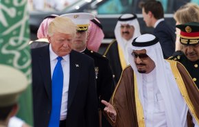 لماذا يتعامل ترامب مع السعودية كماكينة “صرف آلي”؟