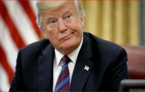 استطلاع: 59 % من الأمريكيين يؤيدون عزل ترامب