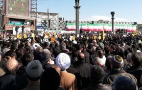 حشود مليونية في ايران تحيي يوم الولاء +فیديو