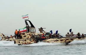 ايران تزود زوارقها السريعة بصواريخ حديثة