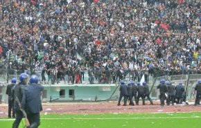 إصابة 70 واعتقال 41 عقب مباراة كرة قدم في الجزائر