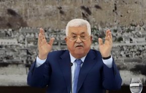 عباس يهدد بوقف جميع مخصصات غزة وحماس ترد