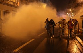 لماذا يصر الفرنسيون على الاحتجاجات رغم تنازلات الحكومة؟ + فيديو