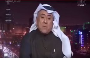 شاهد/ محلل رياضي سعودي یقترف خطأ فادحا على الهواء مباشرة!
