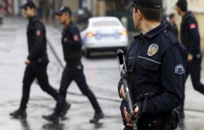 تركيا: أوامر بالقبض على 100 عسكري للاشتباه في صلتهم بغولن