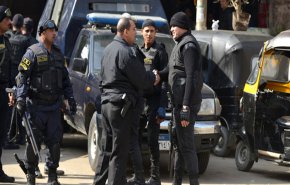 الأمن المصري يفكك عبوة ناسفة أمام كنيسة في الإسكندرية