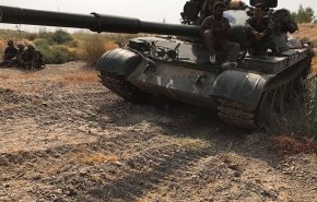بالصور.. دبابة غير عادية يتجول بها الجيش السوري