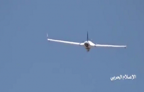 بالفيديو...هجوم بطائرة مسيرة على تجمعات العدوان السعودي في عسير
