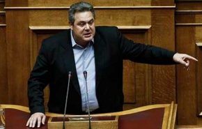 وزير الدفاع اليوناني يعلن استقالته.. والسبب؟+فيديو