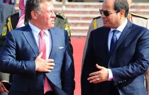الرئيس المصري يصل الى العاصمة الأردنية عمان