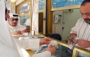 الكويت تسعى لرفع السرية عن حسابات الوافدين