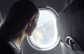 اليكم السبب وراء إجبار ركاب الطائرة على فتح النوافذ عند الهبوط والإقلاع